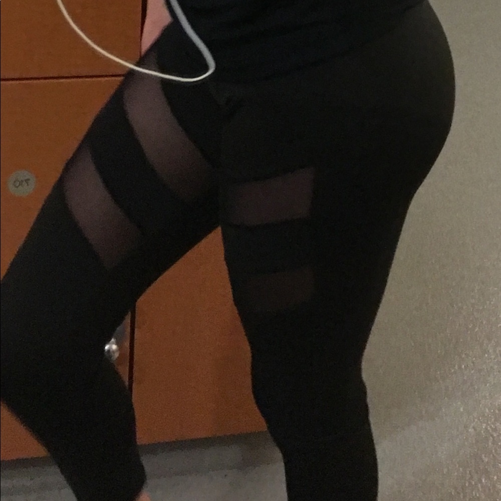 Black leggings with mesh